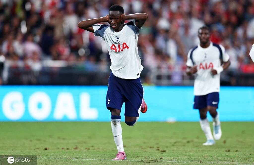 热身赛-哲凯赖什首秀 阿森纳遭中场吊射0-1不敌热刺